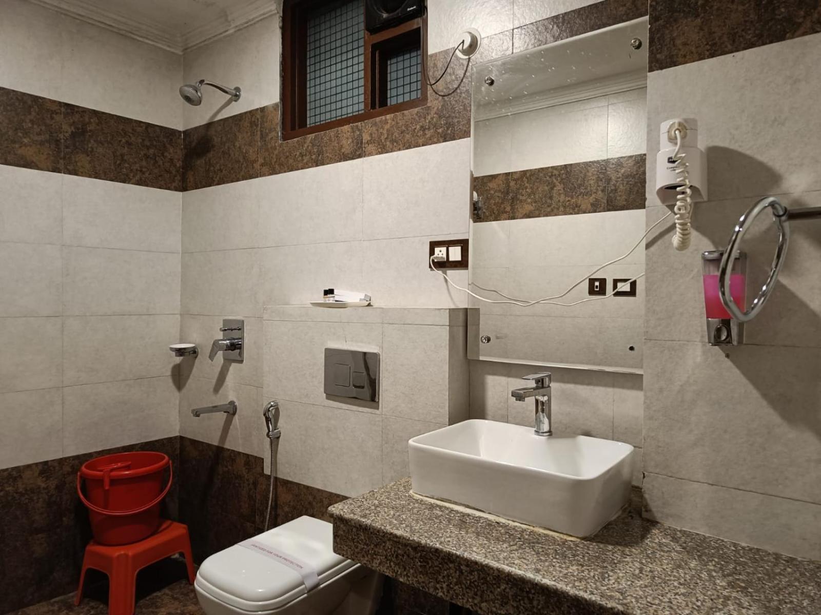 King Castle Mcleodganj-Centrally Heated And Air Cooled- Near Mall Road - Free Parking Dharamshala Exterior photo